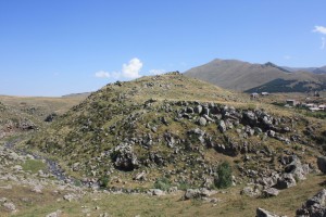 The site of Aparani Berd seen from the south.